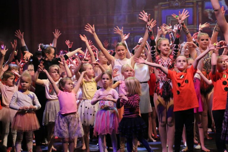 Dansföreställning 2025