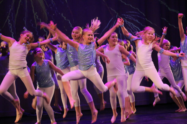 SPORTLOVSKAMPANJ: HALVA AVGIFTEN!